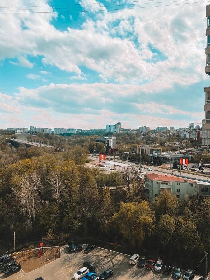 Luxury Sky Apartment Chisinau Luaran gambar