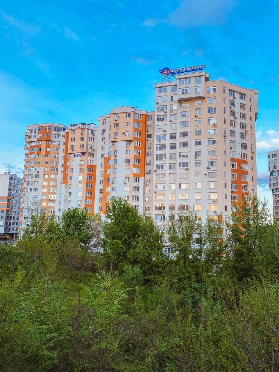 Luxury Sky Apartment Chisinau Luaran gambar
